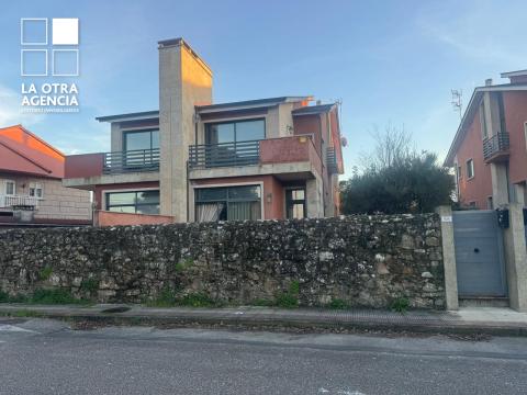 **Magnífico Adosado en Goian-Tomiño: ¡Tu Casa Ideal te Espera!**